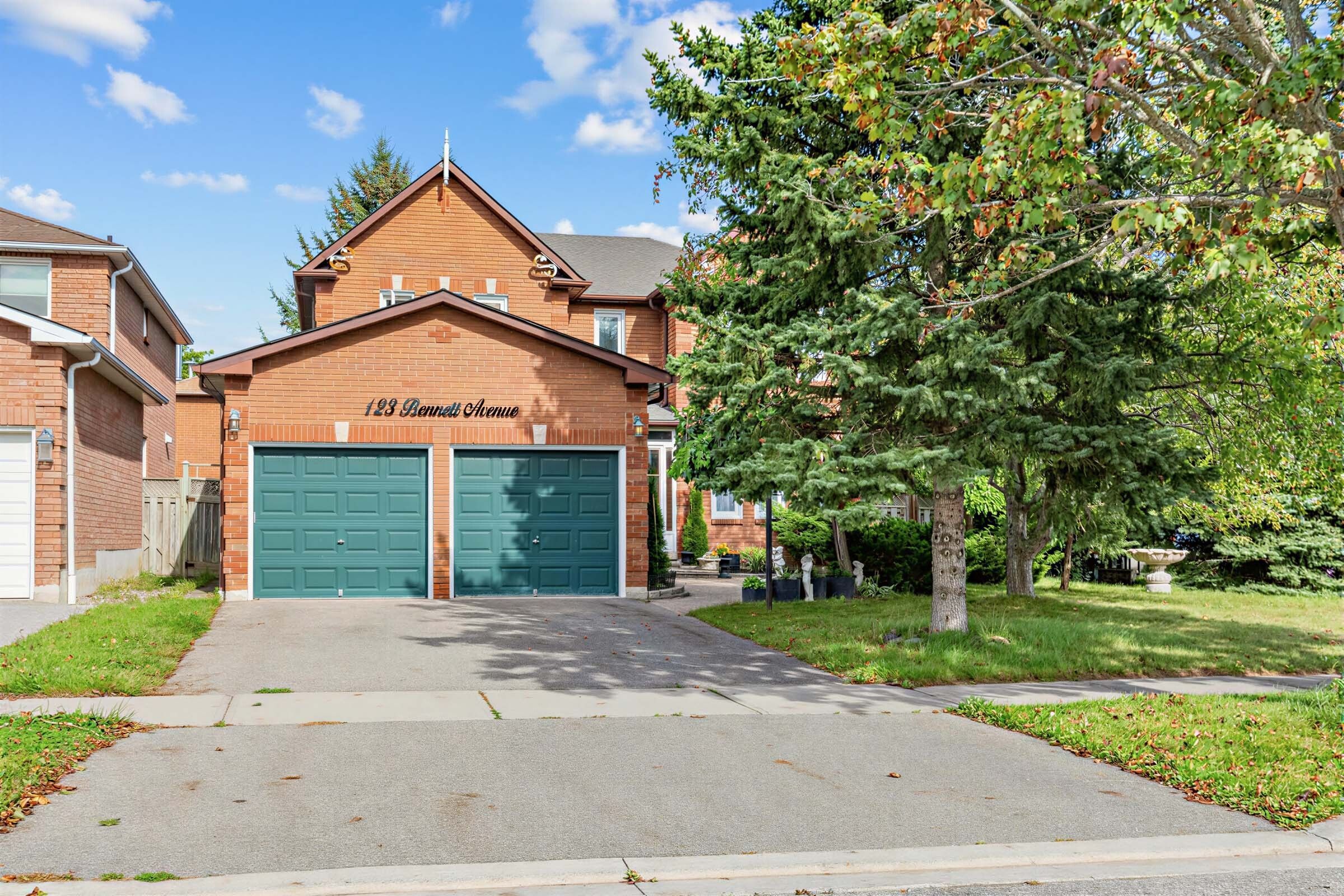 123 Bennett Avenue, Ajax, On L1t 3r8