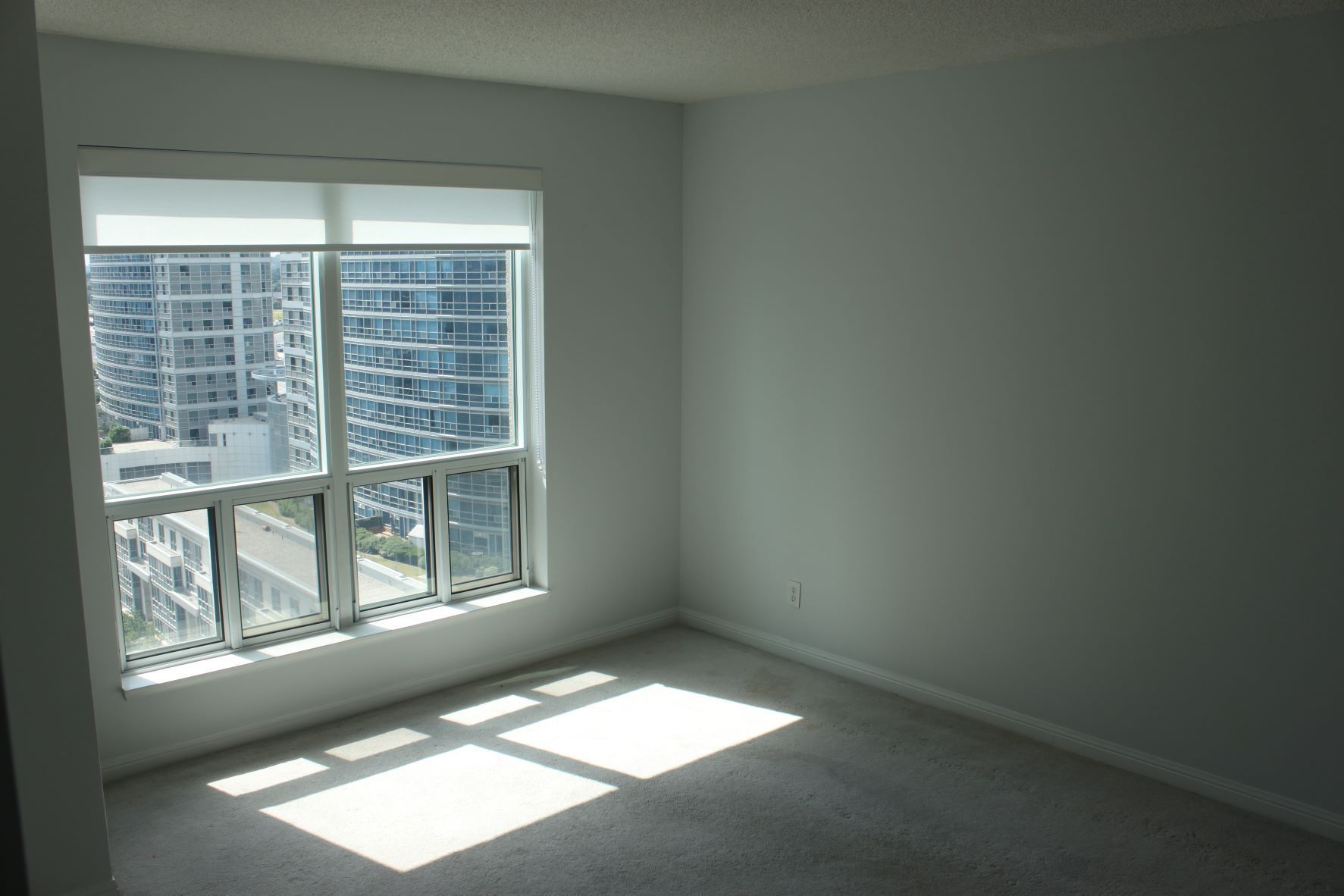 11 Lee Centre Drive 1615, Toronto, On M1h 3j5