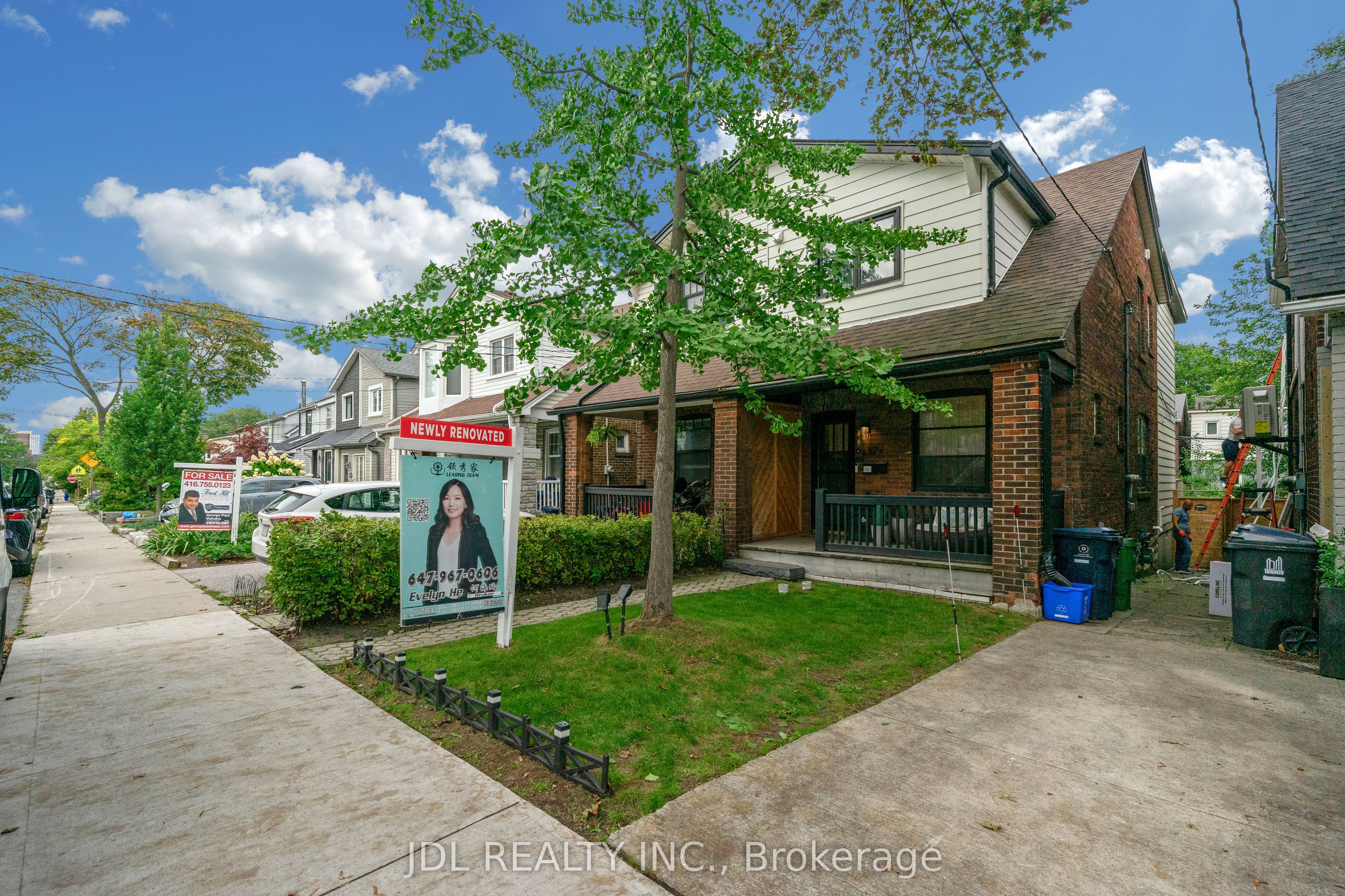 379 Scarborough Road, Toronto, On M4e 3n1