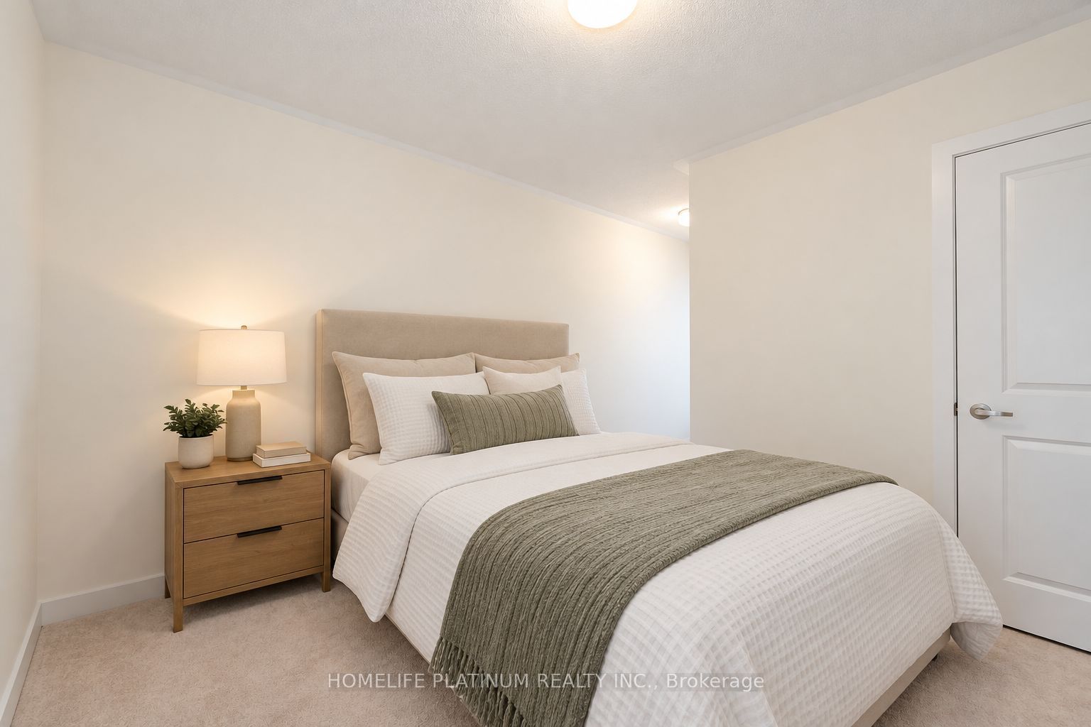2594 Castlegate Crossing, Pickering, On L1x 0h9