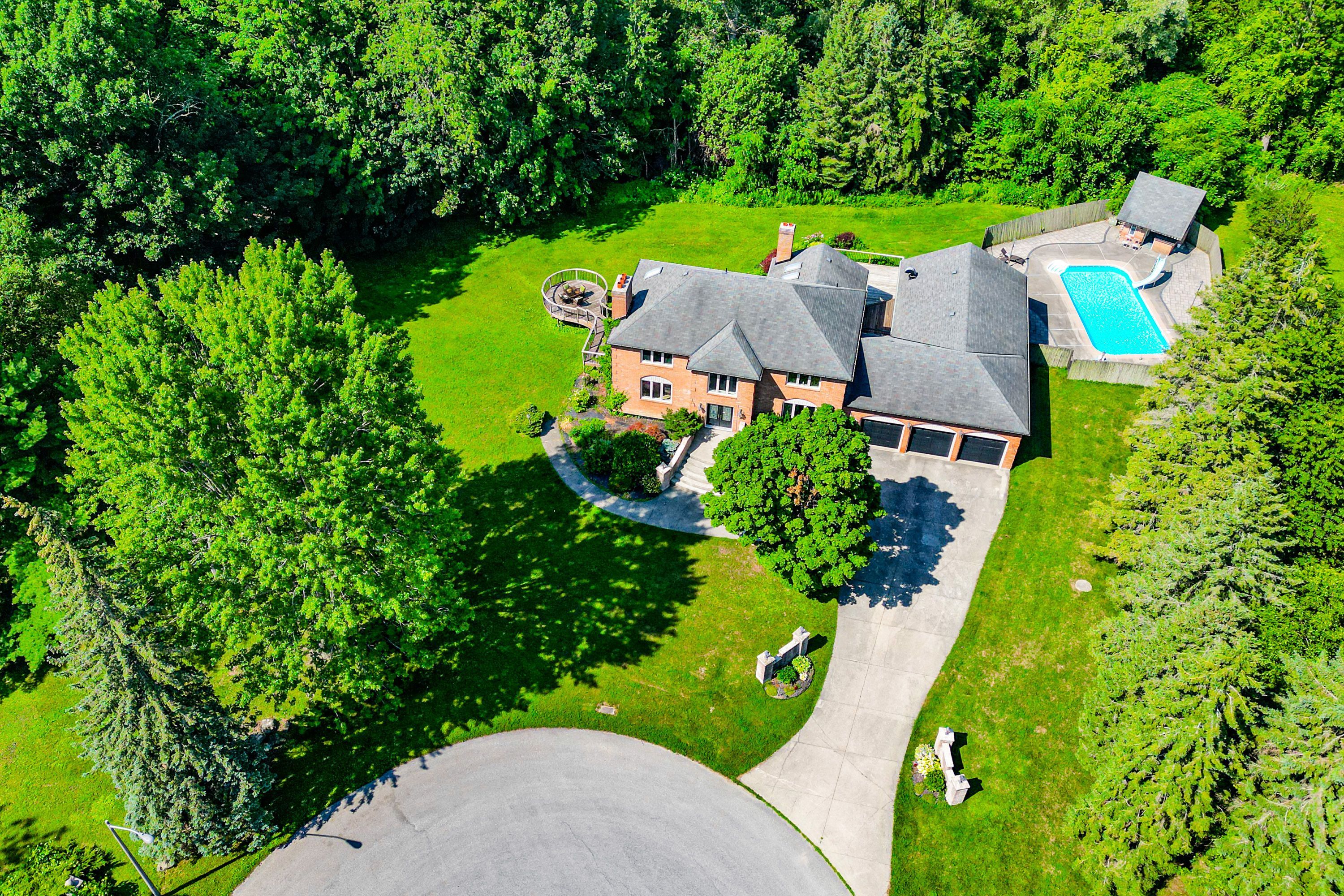 12 Bunting Court, Ajax, On L1t 3s5