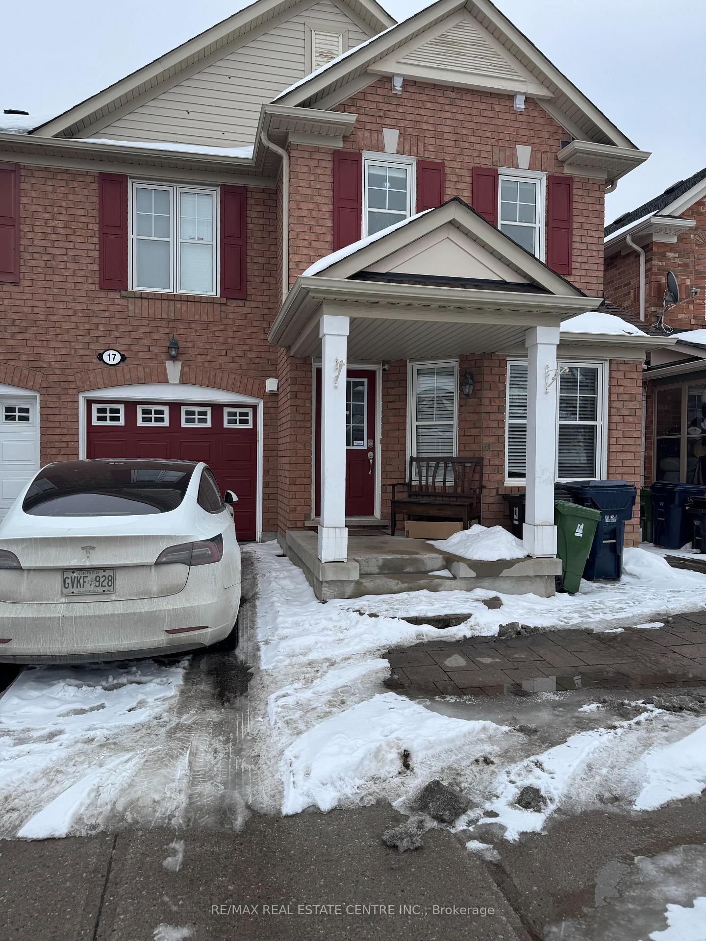 17 Millcar Drive Upper, Toronto, On M1b 6j6