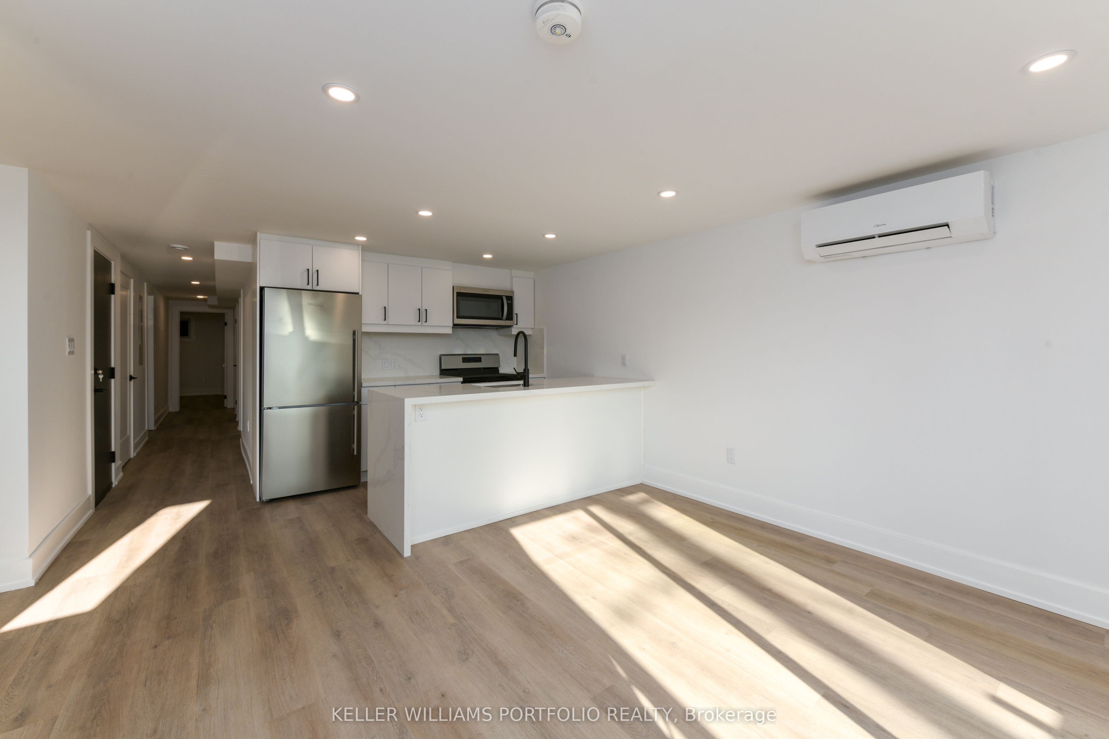 269 Donlands Avenue 1, Toronto, On M4j 3r5