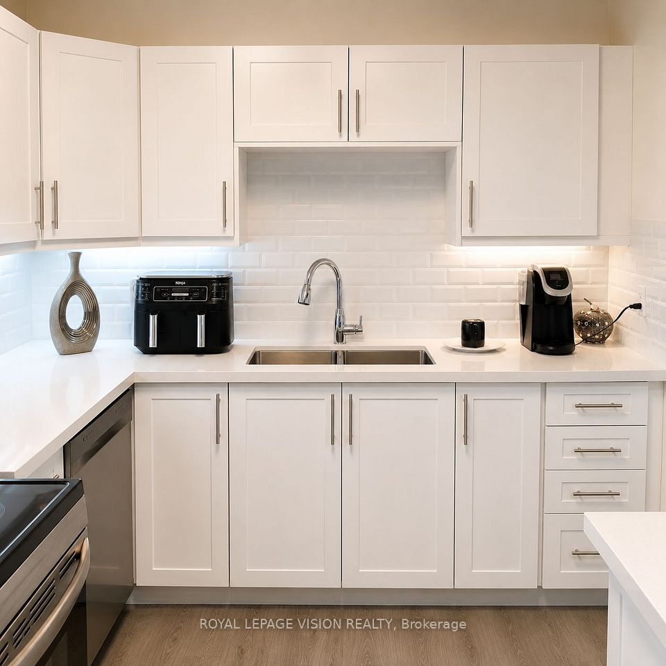 895 Kennedy Road 205, Toronto, On M1k 2e9