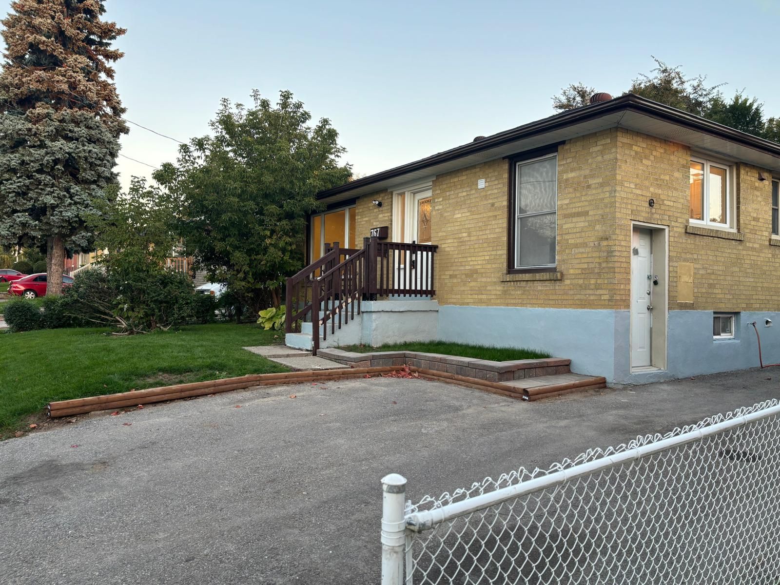 767 Gaspe Avenue Lower, Oshawa, On L1j 1c8