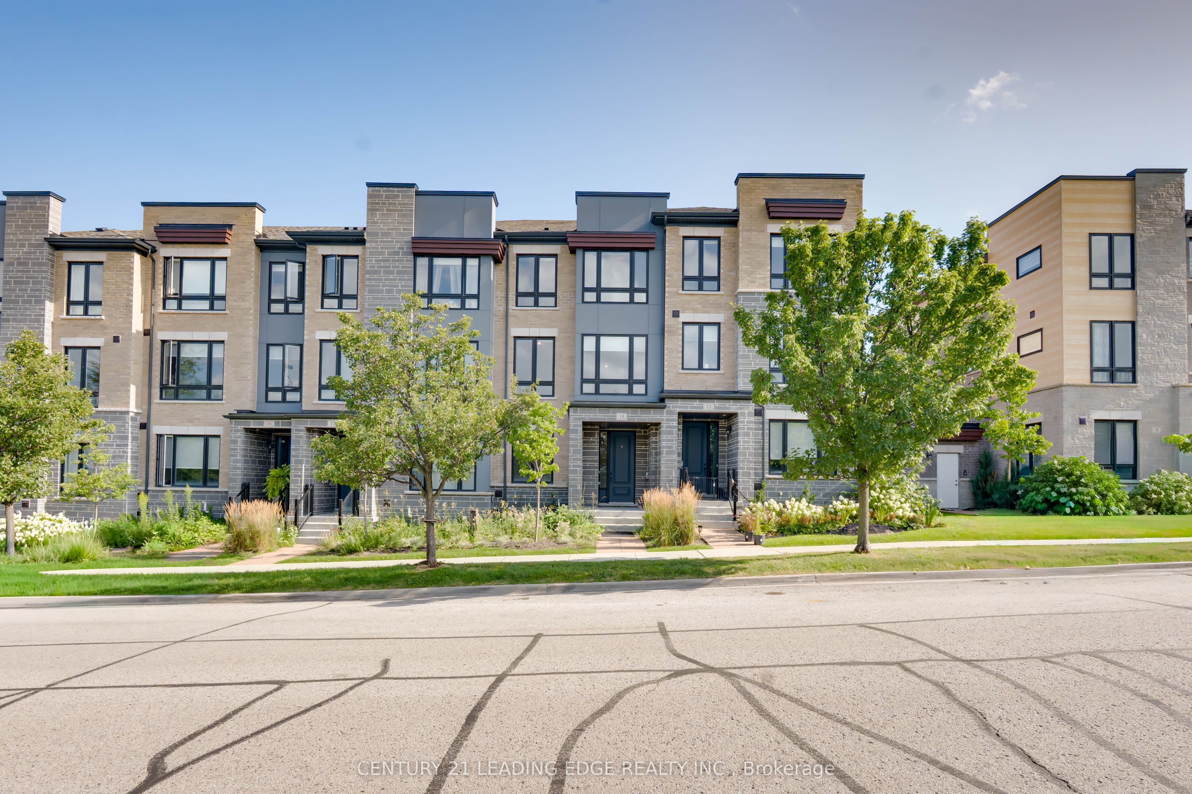 15 Haydock Way, Whitby, On L1n 9x4