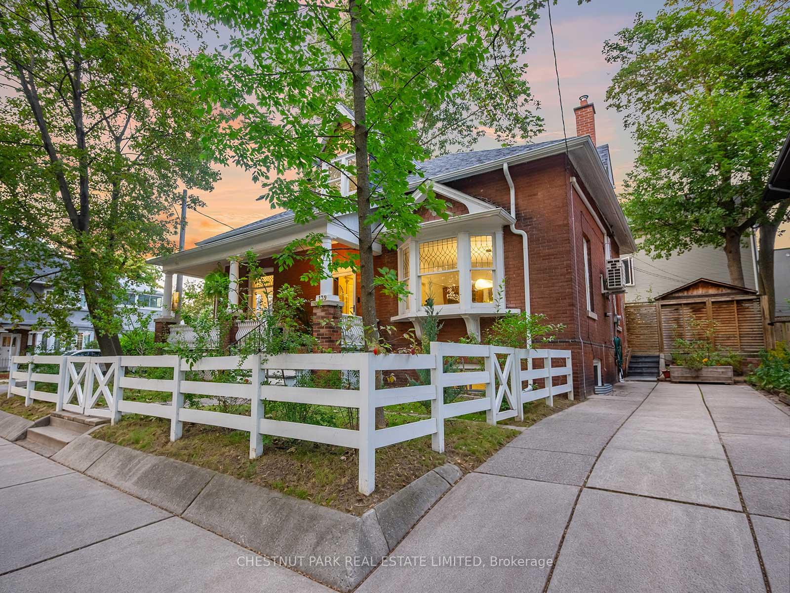 139 Hammersmith Avenue, Toronto, On M4e 2w5