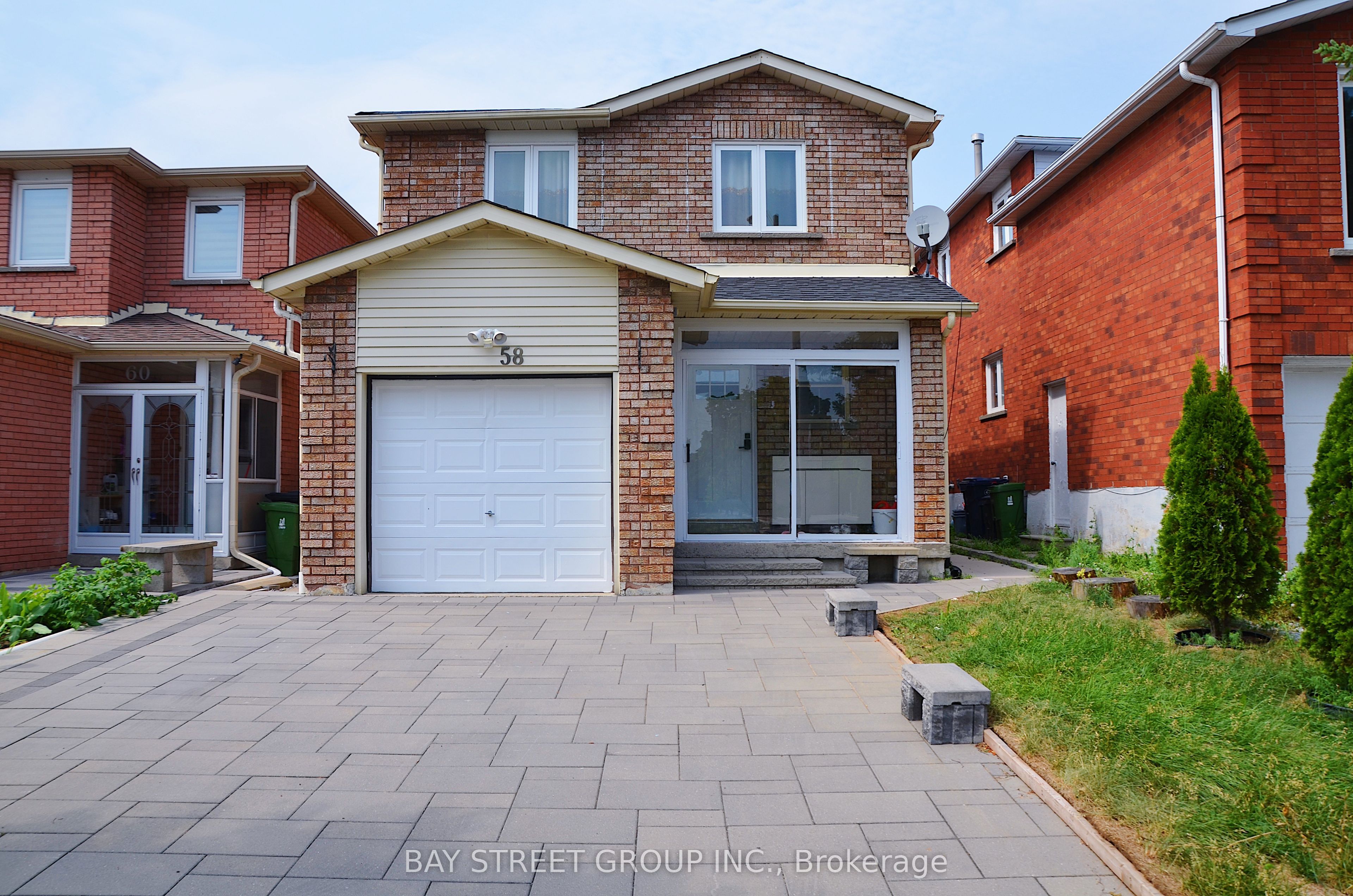 58 Alanbull Square, Toronto, On M1v 4m1