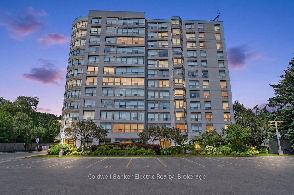 712 Rossland Road E 1011, Whitby, On L1n 9e8
