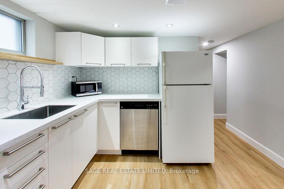 2505 Gerrard Street E Lower, Toronto, On M1n 1w7
