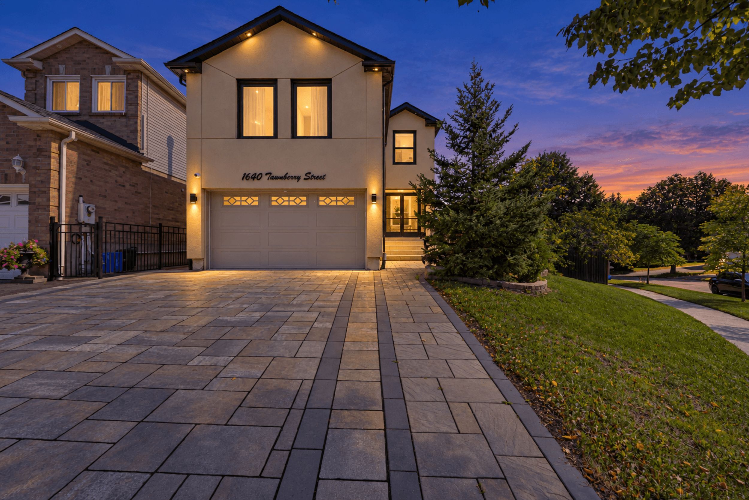 1640 Tawnberry Street Main, Pickering, On L1x 2c2