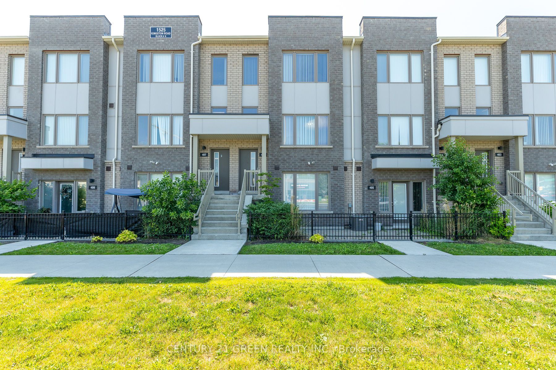 1525 Kingston Road 406, Pickering, On L1v 0e9