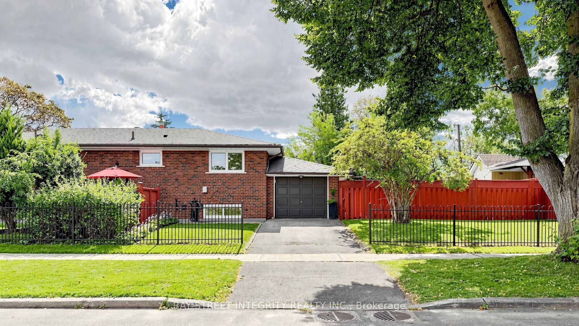 28 Ashdean Drive, Toronto, On M1p 1e3