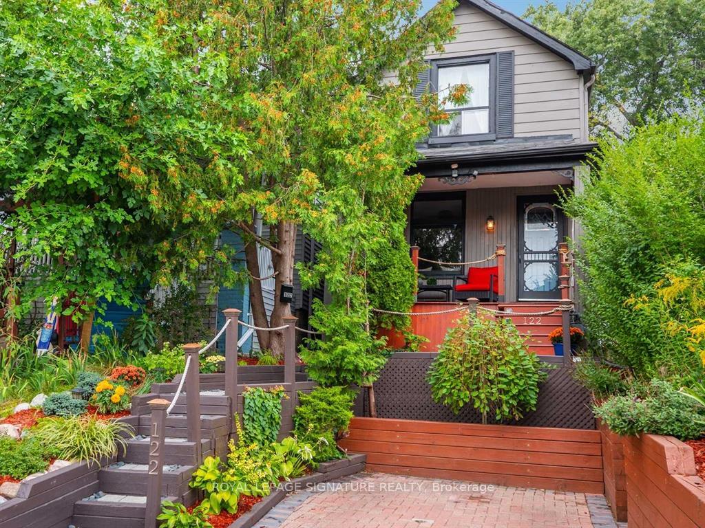 122 Duvernet Avenue, Toronto, On M4e 1v4