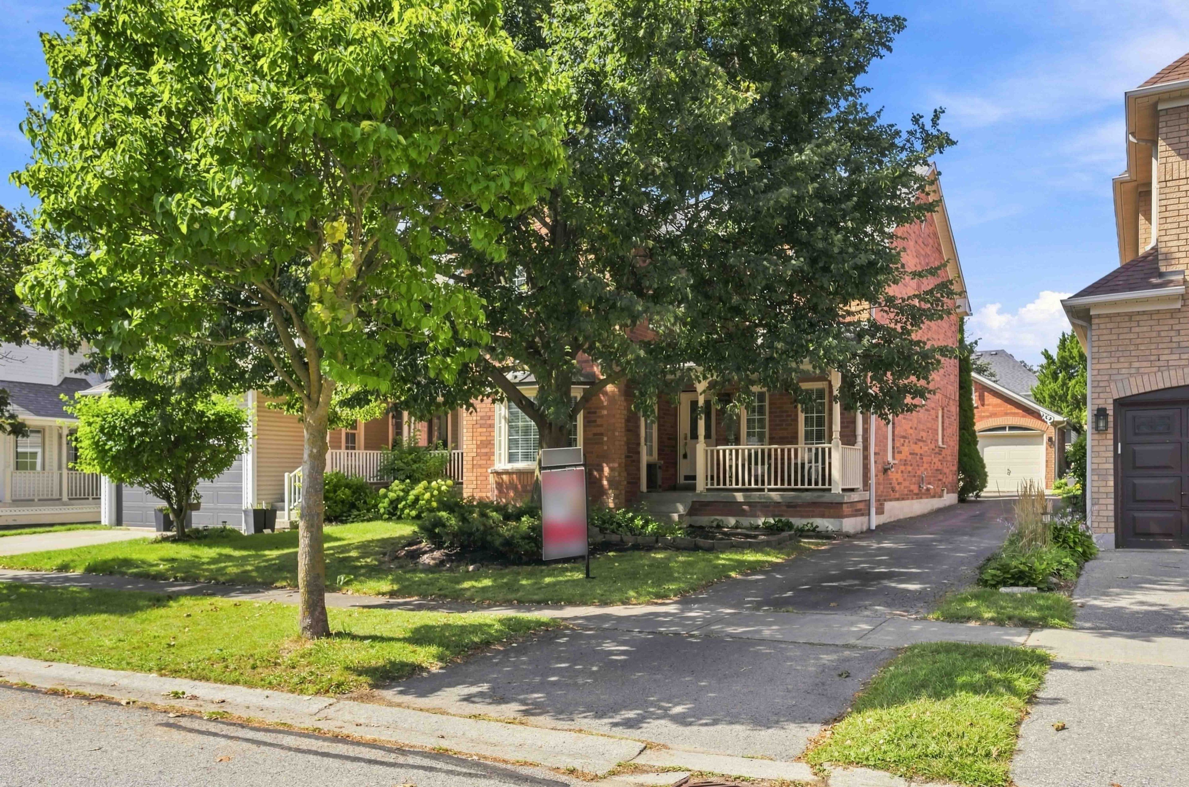 36 Zachary Place, Whitby, On L1m 1e1