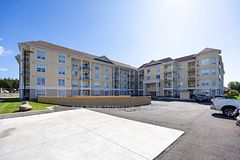 21 Brookhouse Drive 216, Clarington, On L1b 0v4