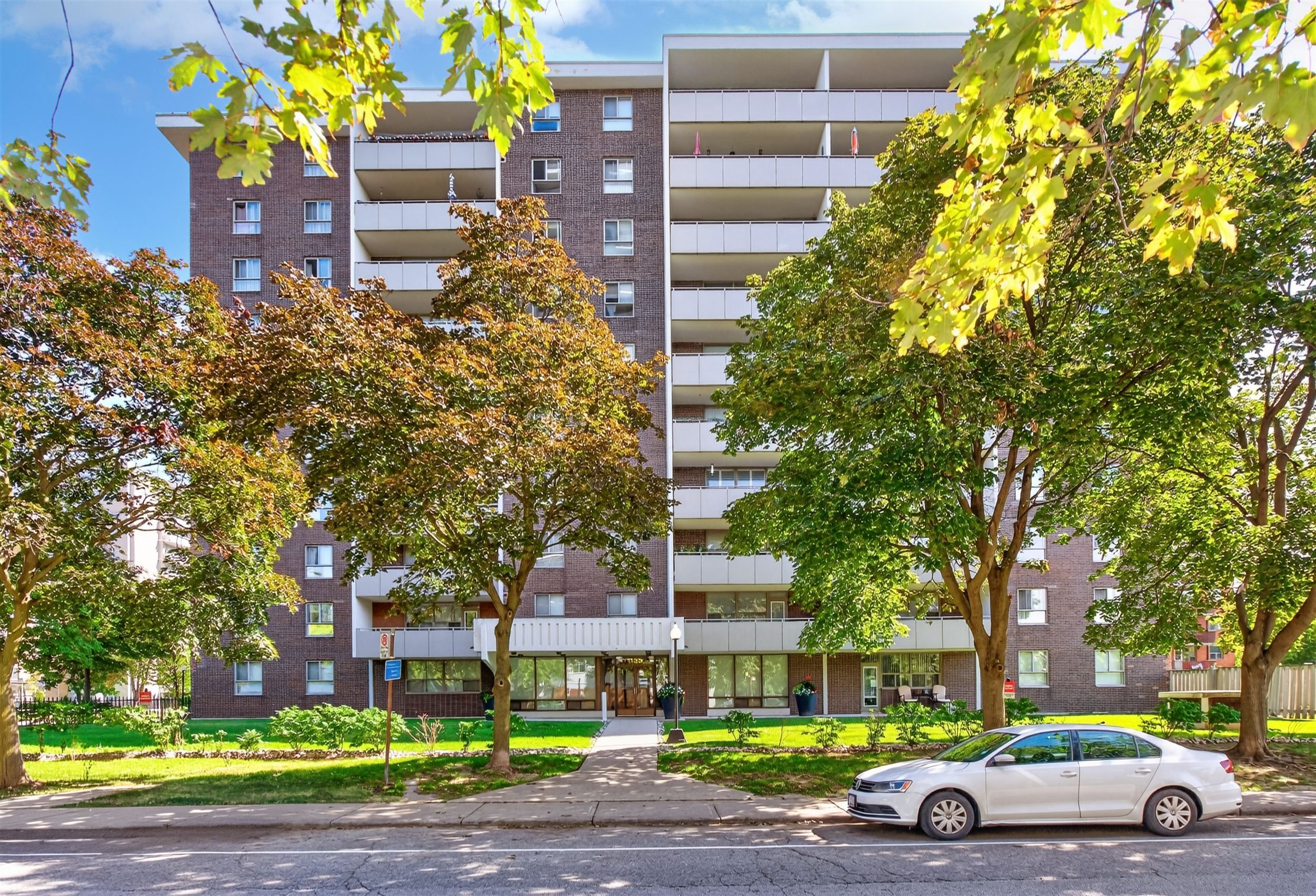 1135 Logan Avenue 703, Toronto, On M4k 3y2