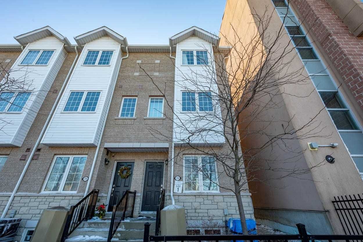 3757a St Clair Avenue E, Toronto, On M1m 0c8