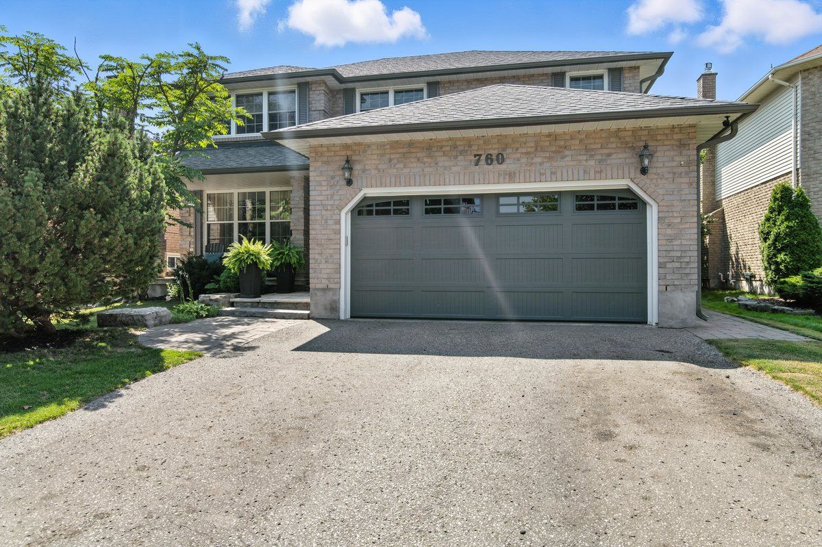 760 Sundance Circle, Oshawa, On L1j 8b7