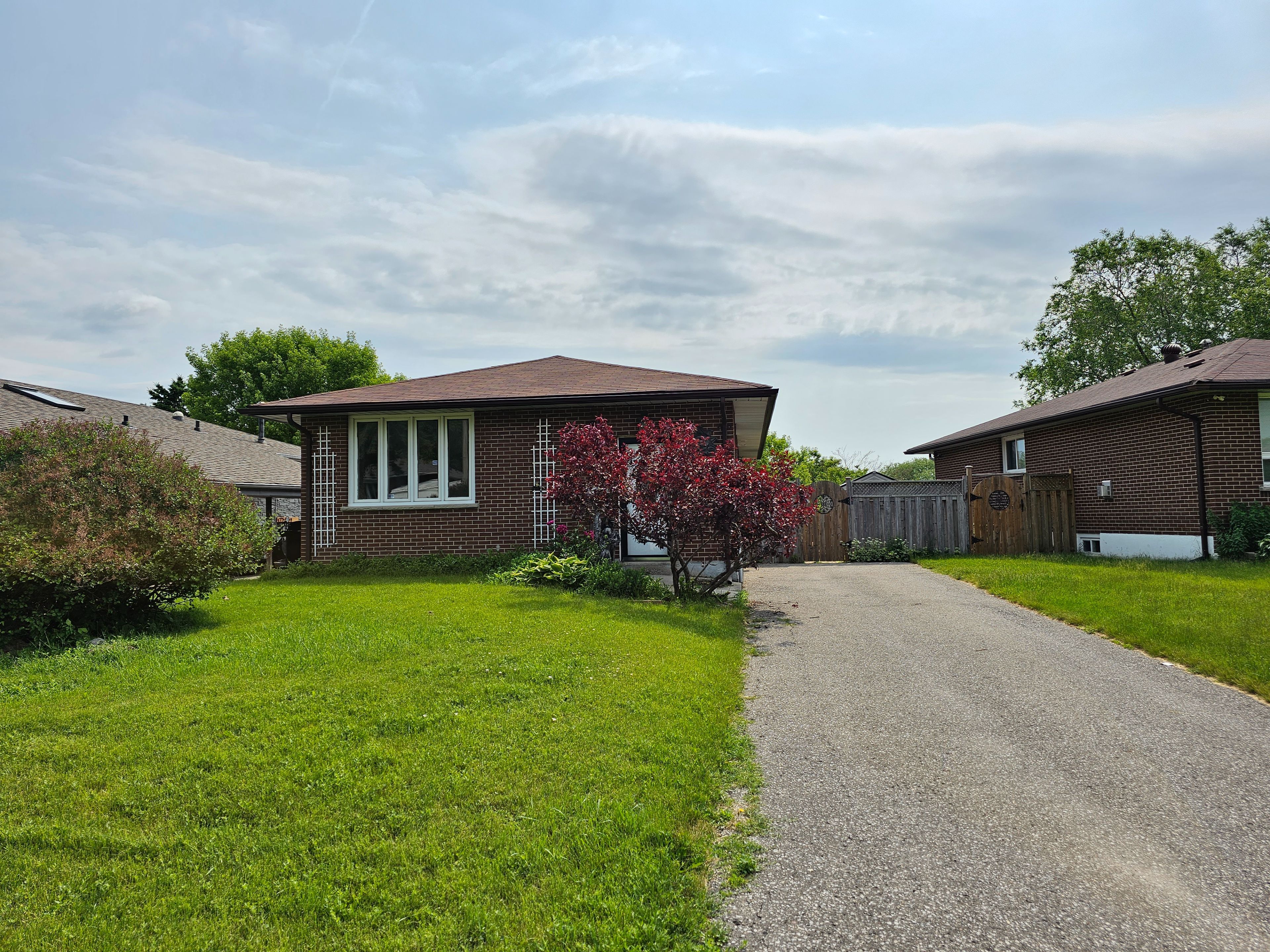 499 Tennyson Court Lower, Oshawa, On L1h 3k8