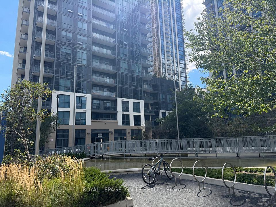10 Meadowglen Place 310, Toronto, On M1g 0a8