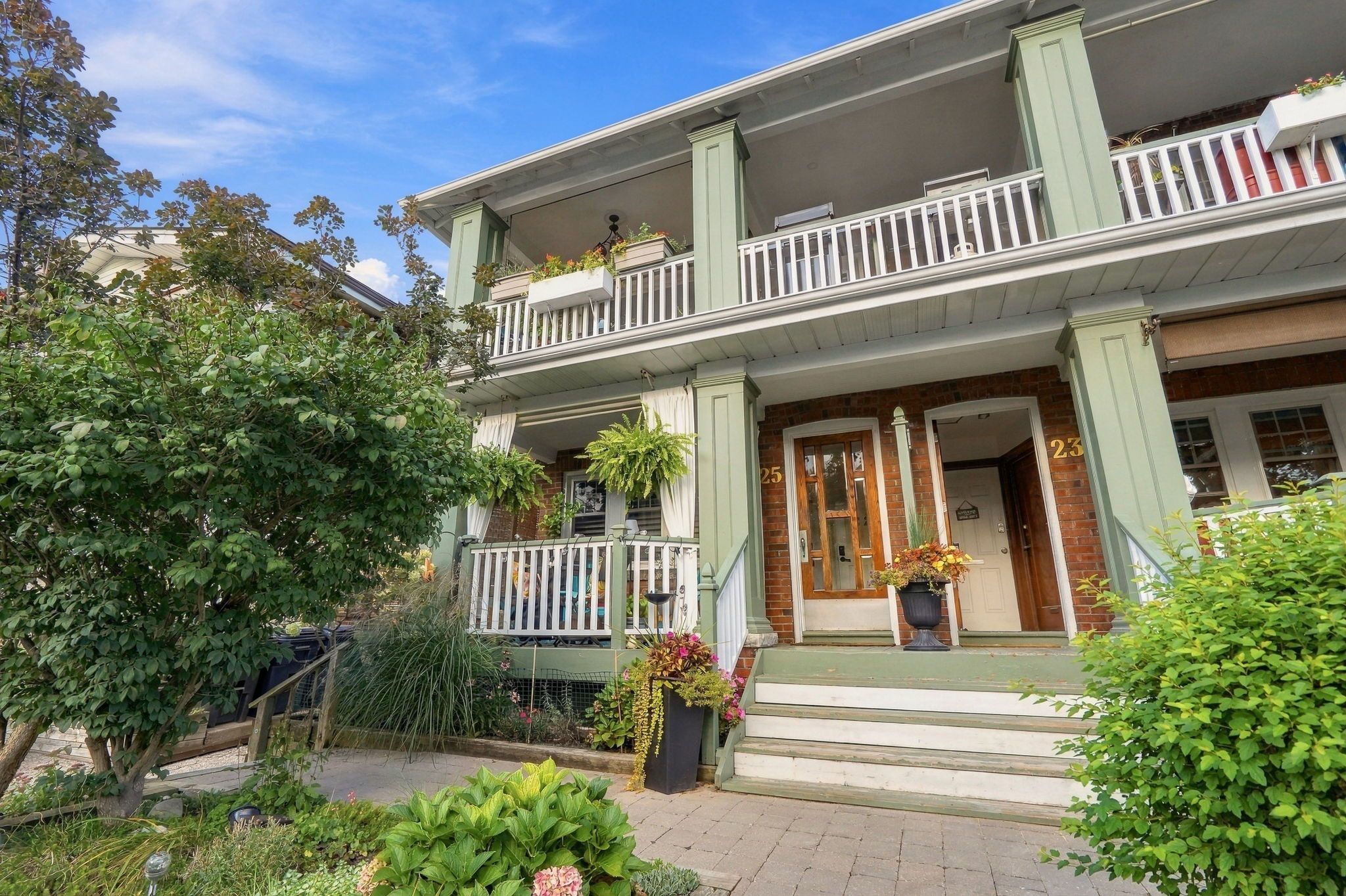 25 Scarboro Beach Boulevard Upper, Toronto, On M4e 2w9