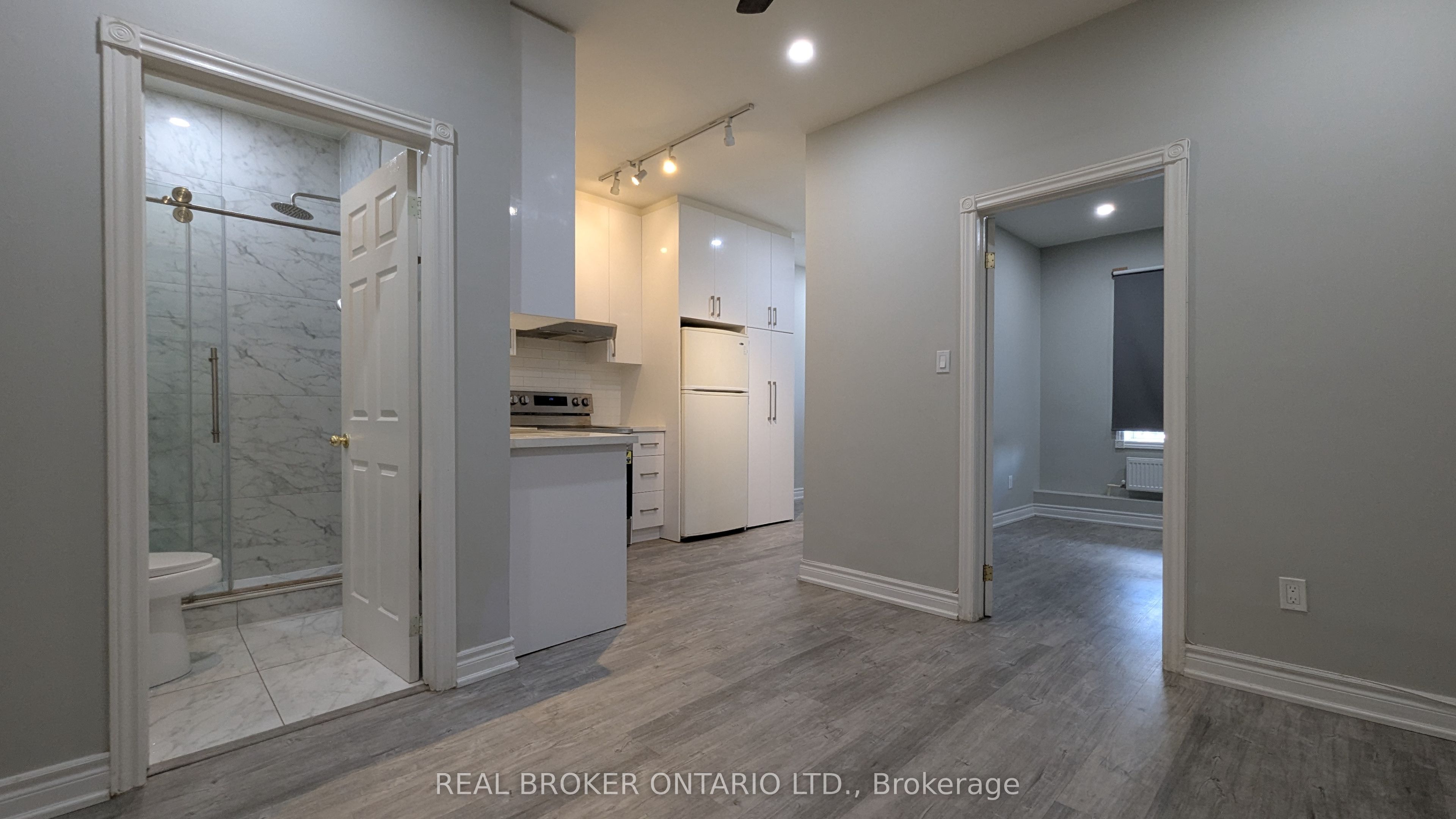 157 Main Street 3, Toronto, On M4e 2z5