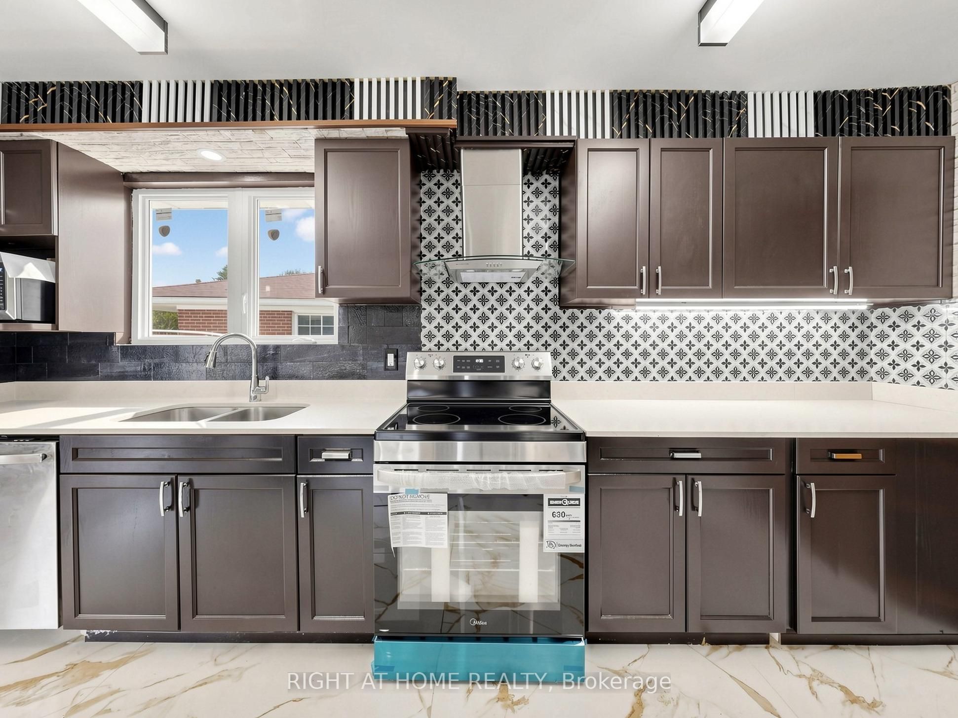 65 Darlingside Drive, Toronto, On M1e 3p2