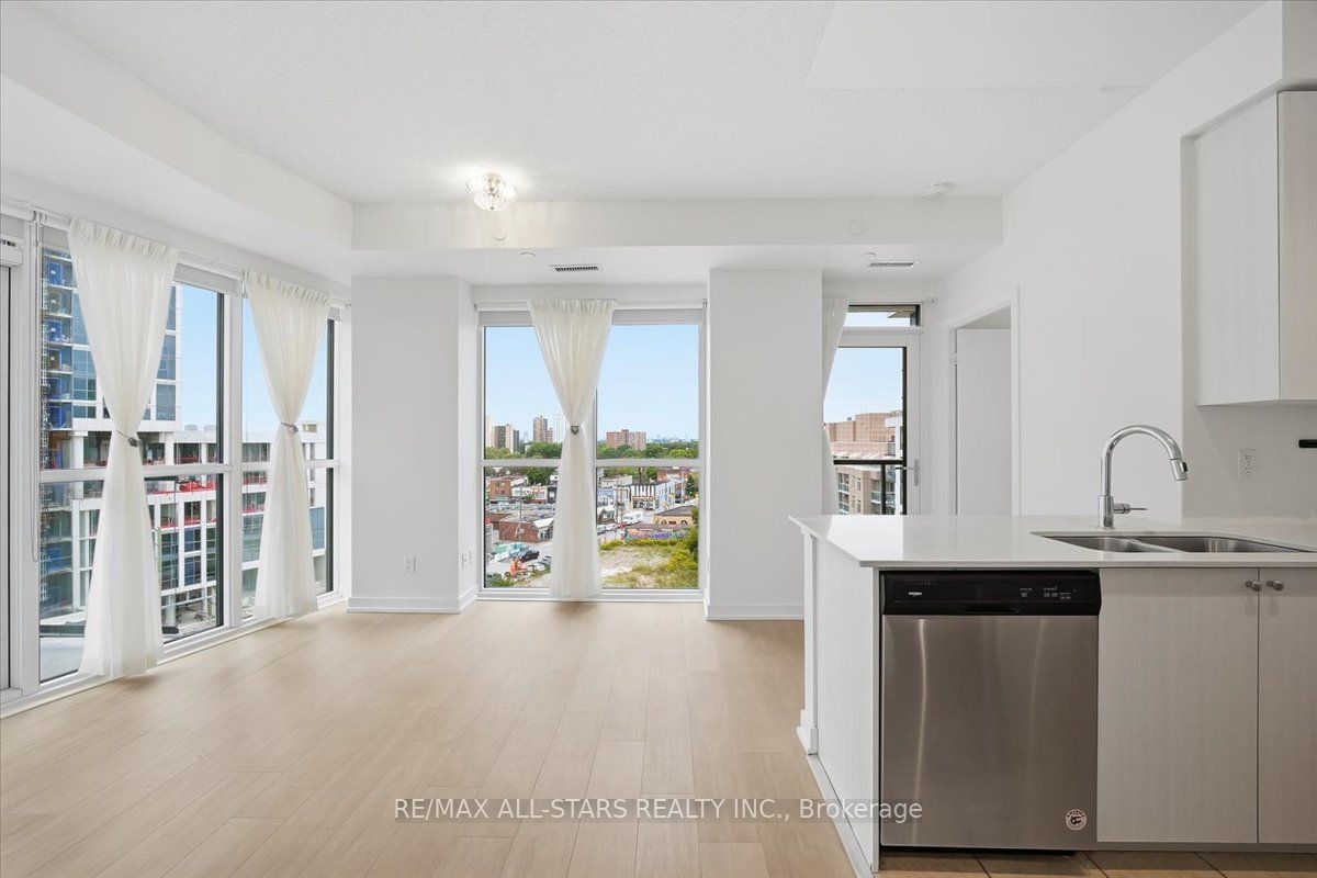8 Trent Avenue 824, Toronto, On M4c 0a6