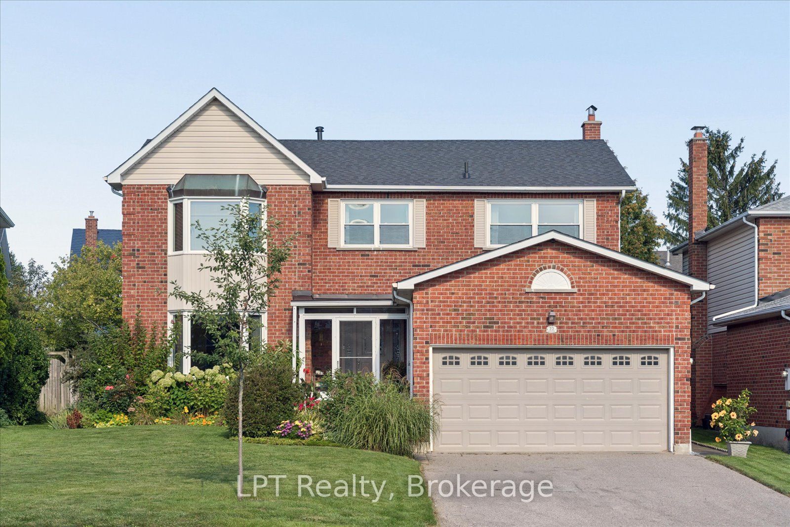 22 Ennisclare Place, Whitby, On L1r 1r9