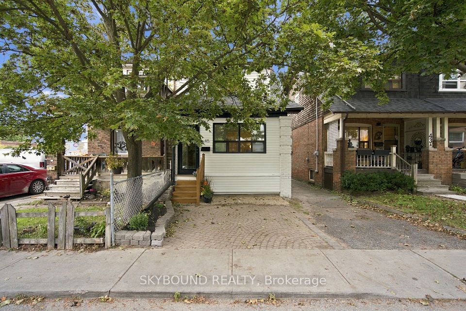 45 Westlake Avenue, Toronto, On M4c 4p7