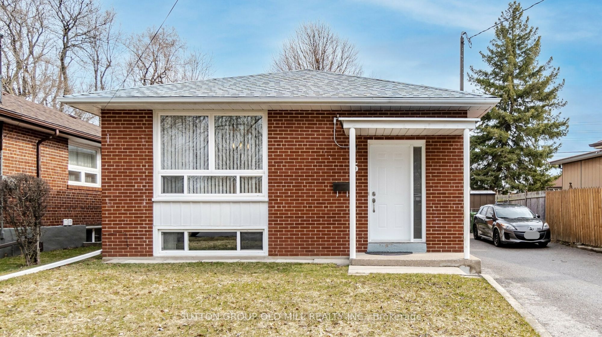 5 Applefield Drive Lower, Toronto, On M1p 3x8