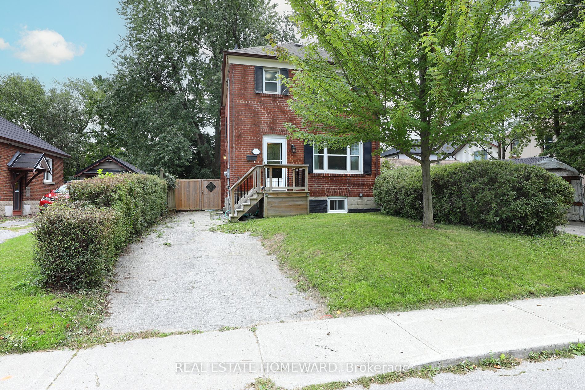 1 Pinegrove Avenue, Toronto, On M1n 2g3