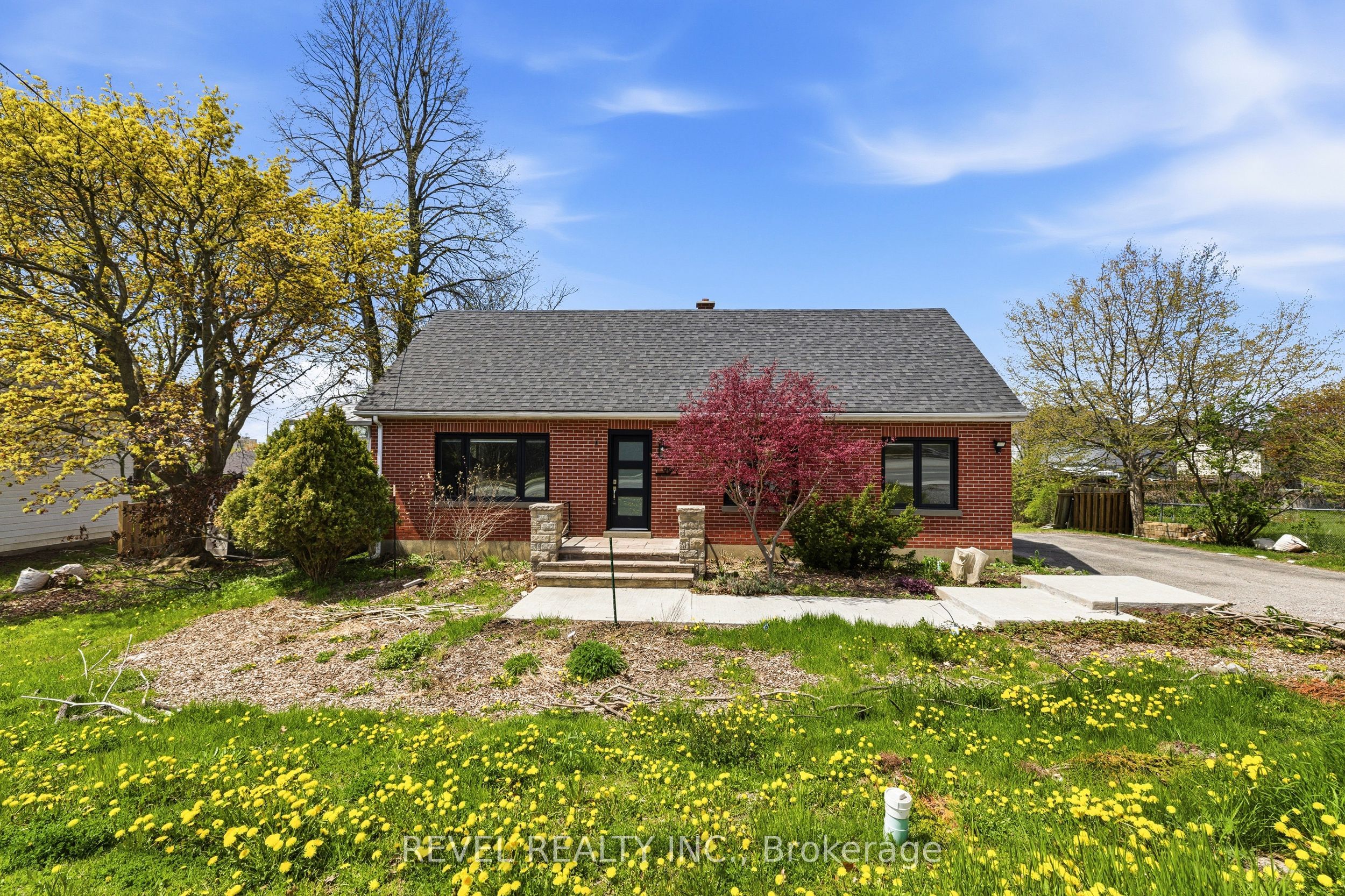 990 Harmony Road N Main, Oshawa, On L1h 7k5