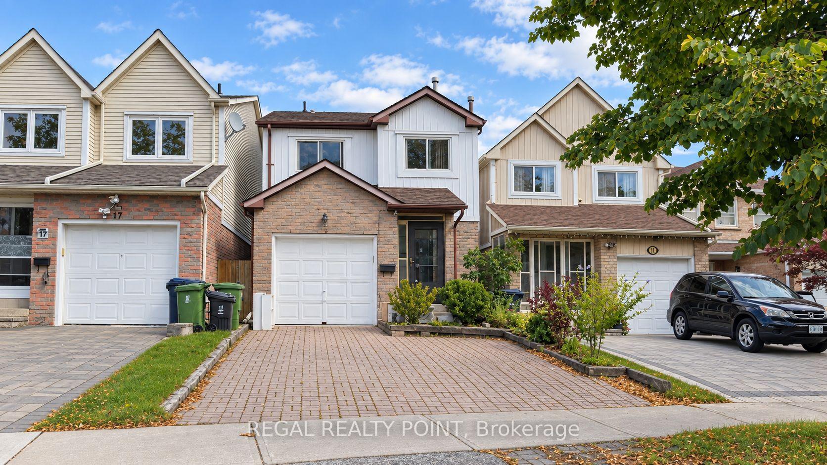 15 Becca Hall Trail, Toronto, On M1v 2y7
