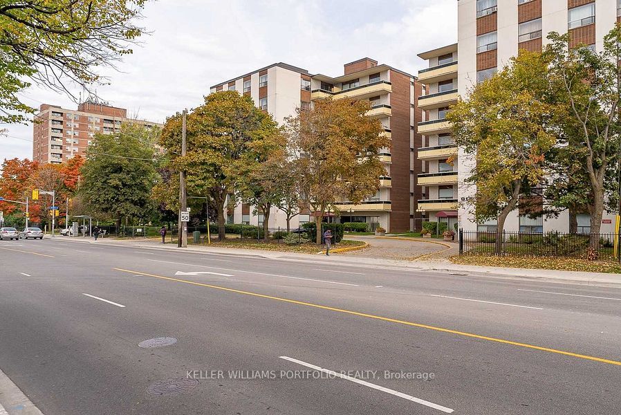 921 Midland Avenue 704, Toronto, On M1k 4g2