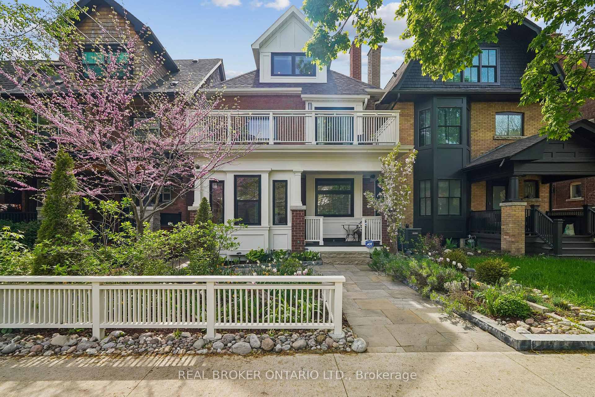 20 Brookmount Road, Toronto, On M4l 3n1