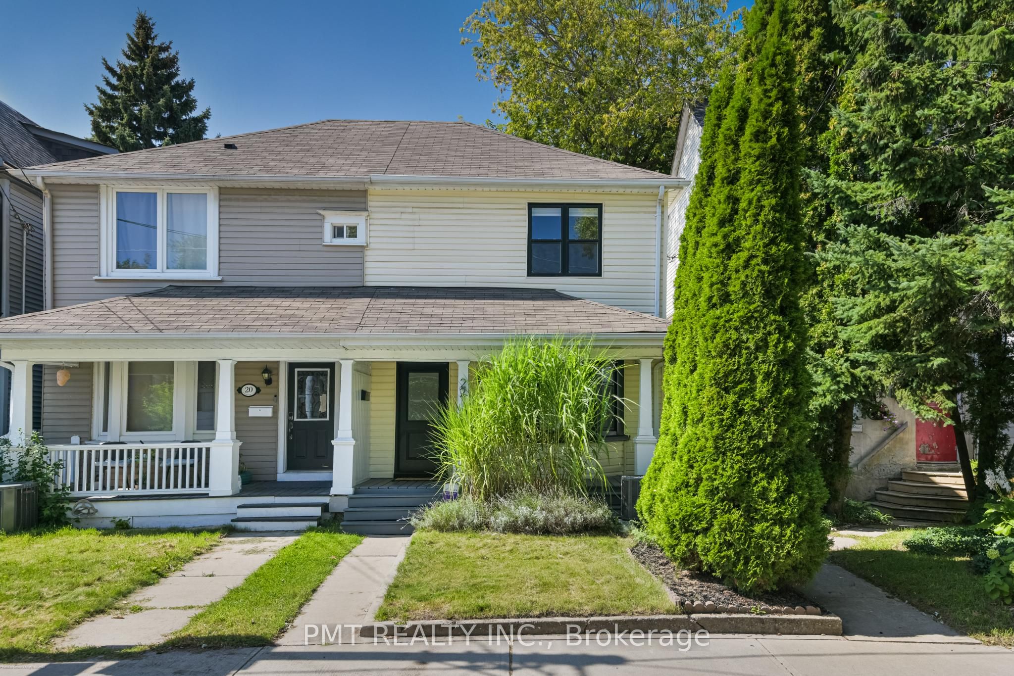 22 Connaught Avenue, Toronto, On M4l 2v9