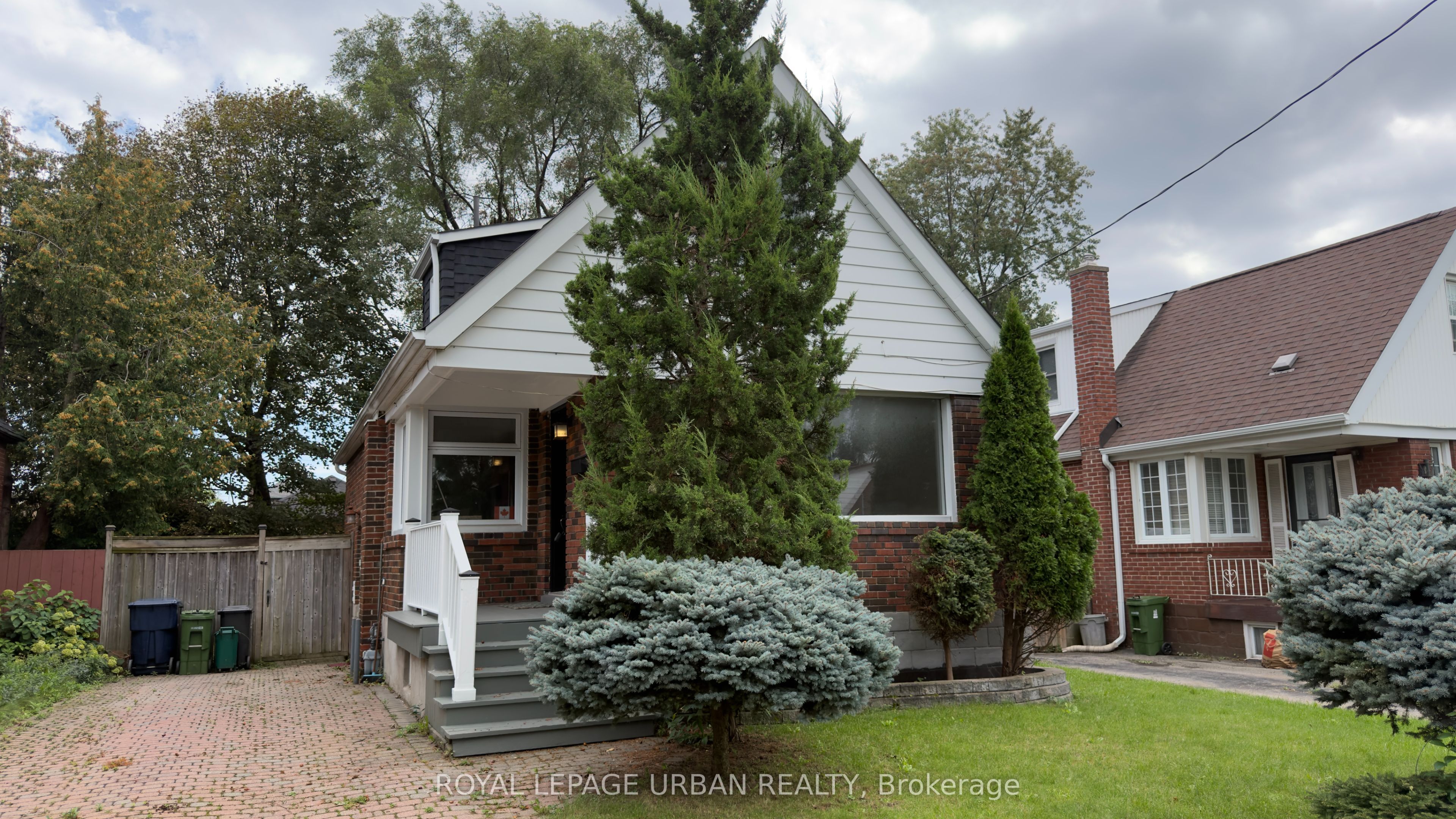 33 Amsterdam Avenue, Toronto, On M4b 2b9