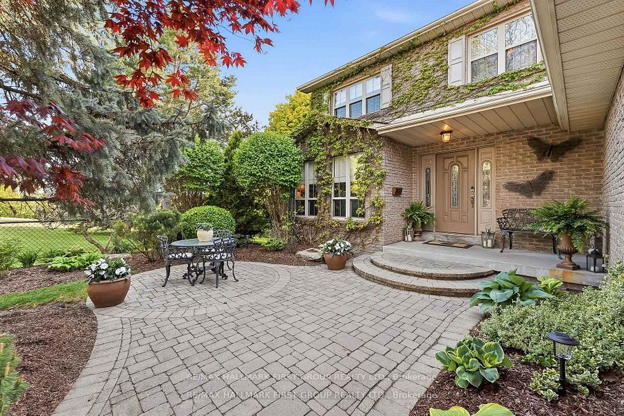 14 Ormandy Court, Whitby, On L1p 1e8