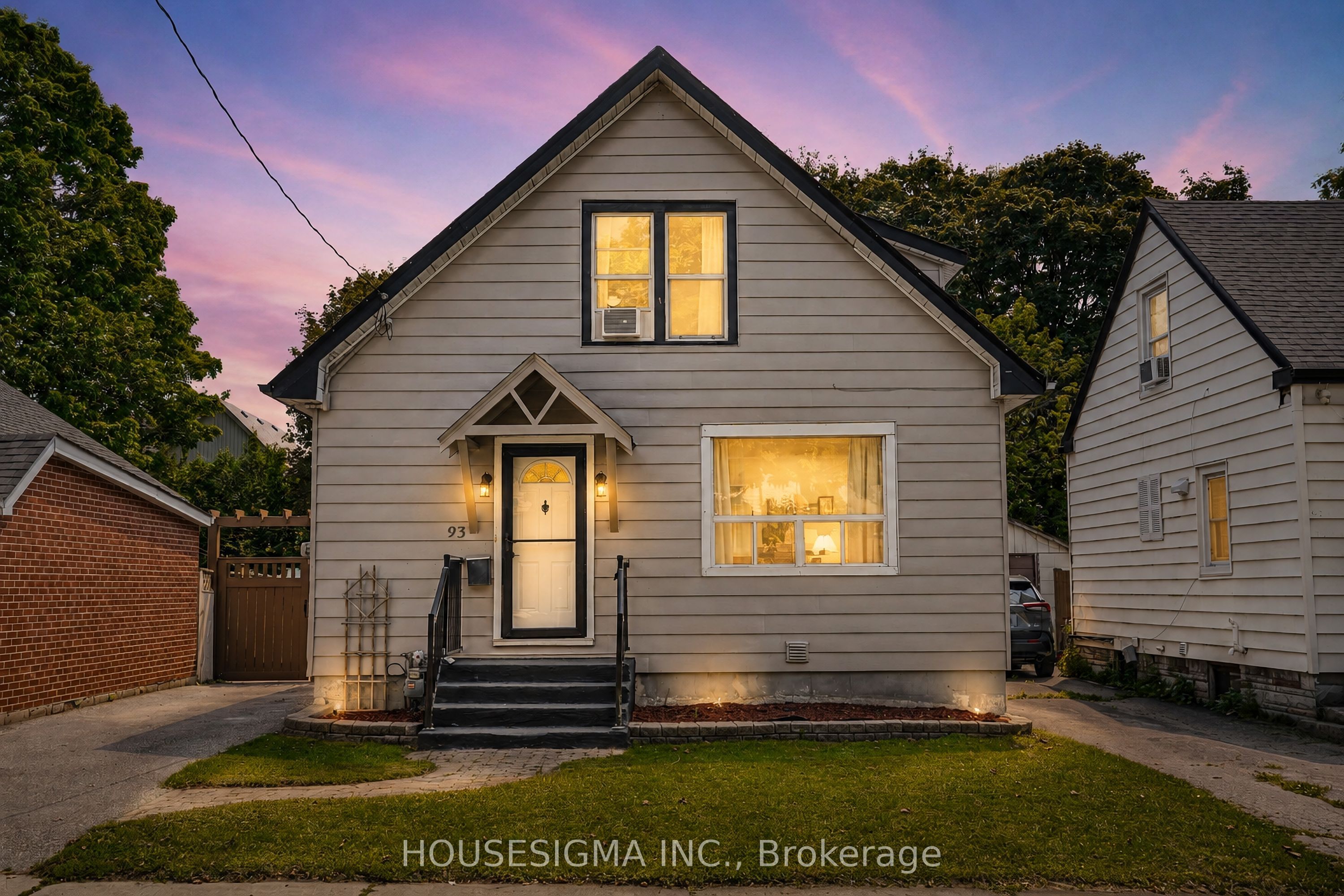 93 Brock Street W, Oshawa, On L1g 1r7