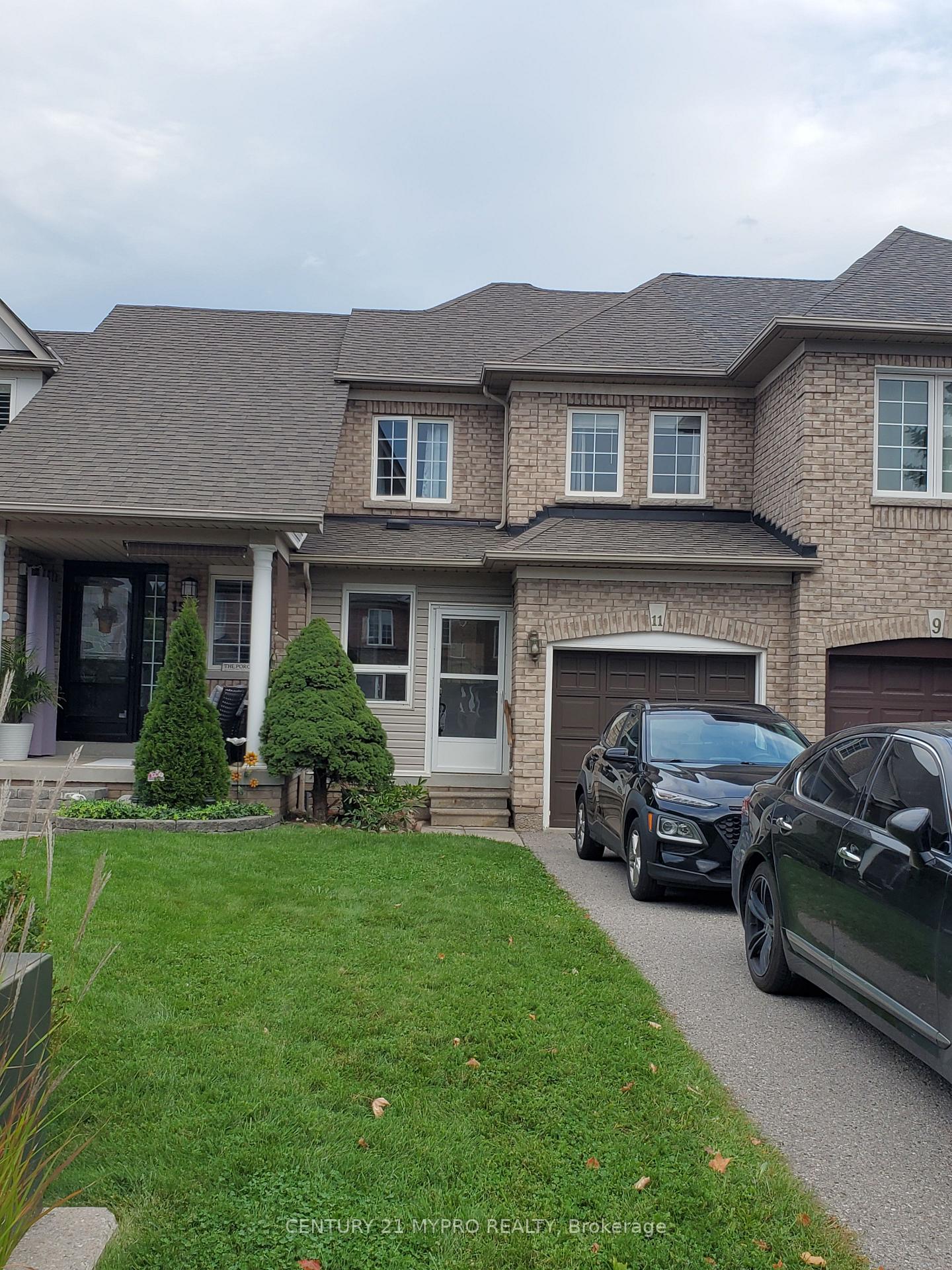11 Oglevie Drive, Whitby, On L1r 2y4