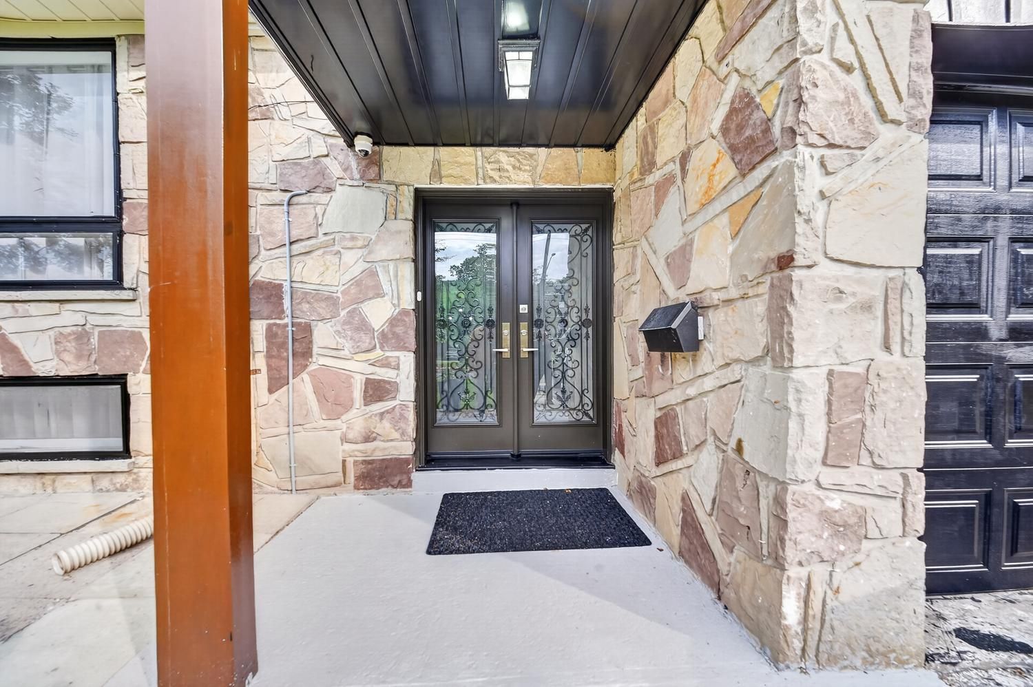 166 Guildwood Parkway, Toronto, On M1e 1p4