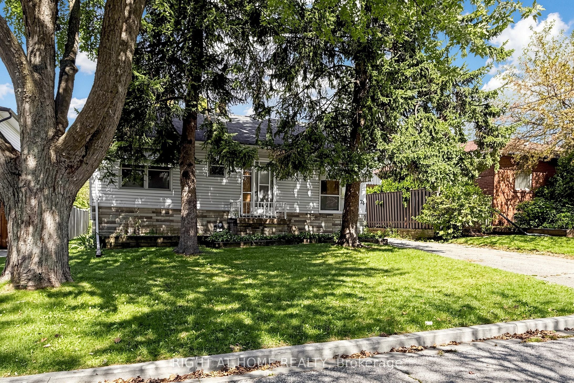 74 Minerva Avenue, Toronto, On M1m 1v4