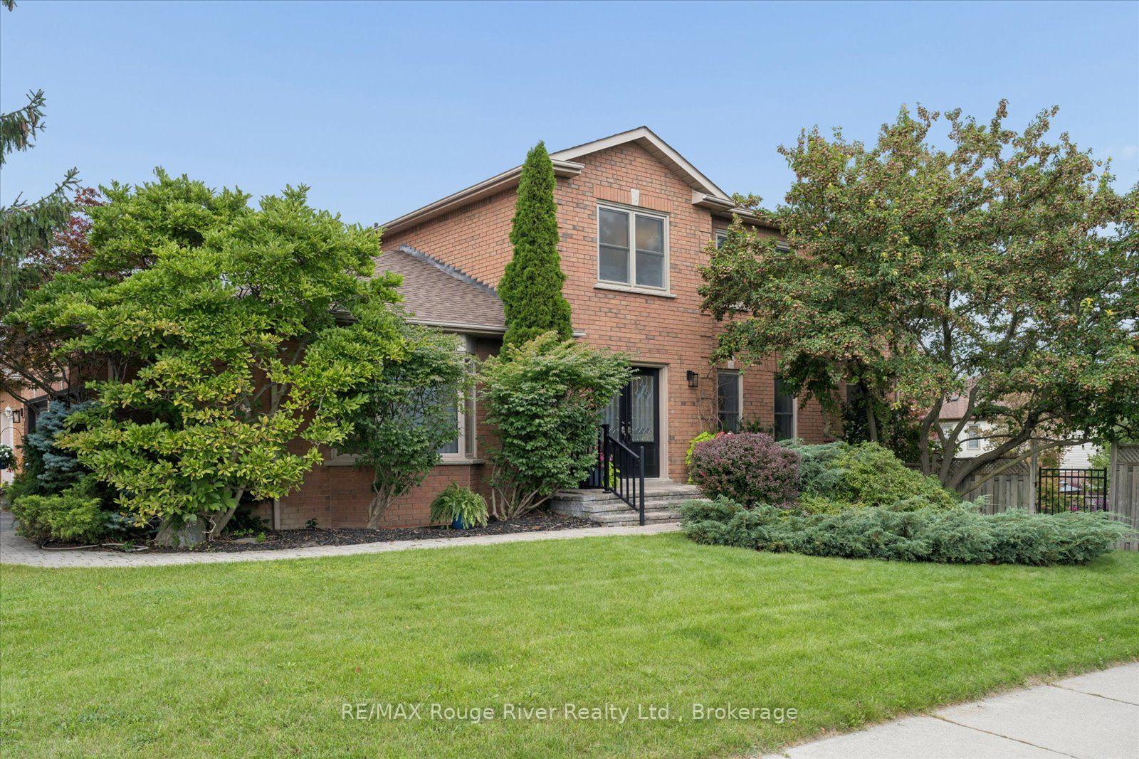 1 Gowan Drive, Whitby, On L1p 1l5