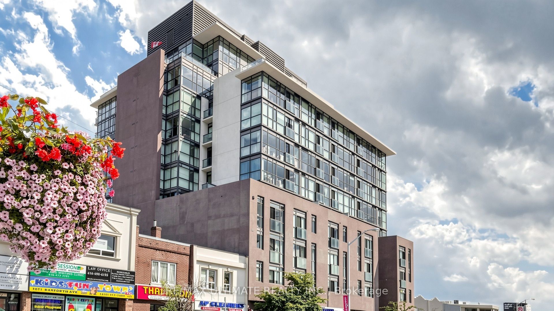 2055 Danforth Avenue 404, Toronto, On M4c 1j8