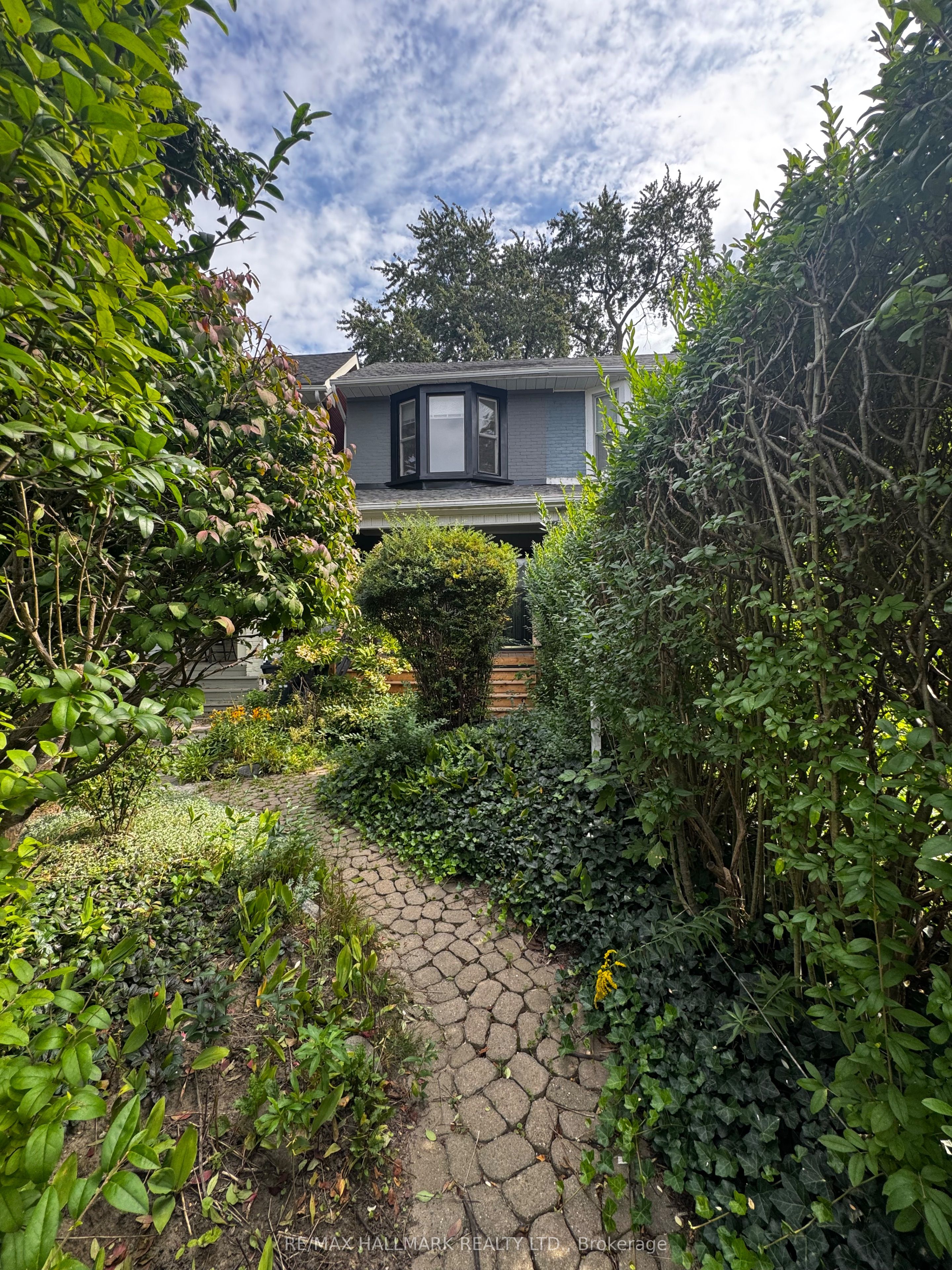145 Eaton Avenue, Toronto, On M4j 2z9