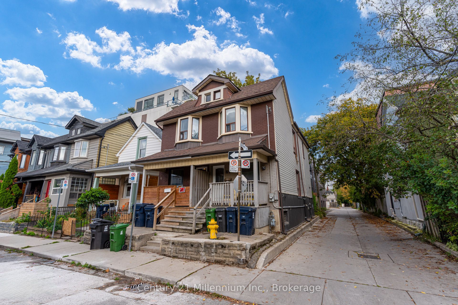 69 Laing Street, Toronto, On M4l 2n4