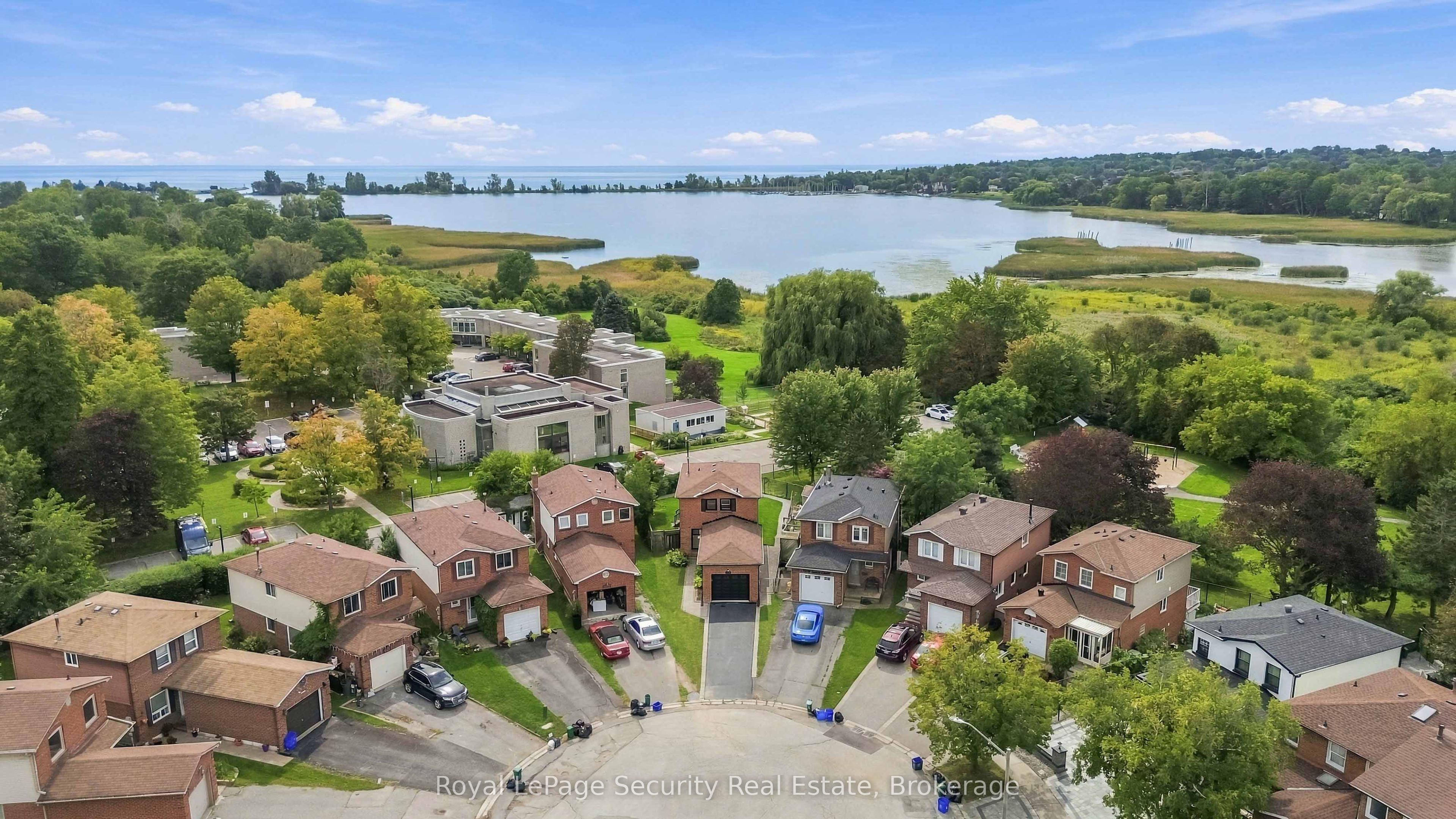1177 Tanzer Court, Pickering, On L1w 3s7