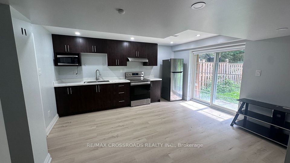 2388 Dress Circle Crescent Basement Apartment, Oshawa, On L1l 0l8